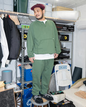 Load image into Gallery viewer, One Tuck Sweat Pant (Green)